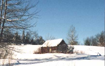 cabane dans le champ en hiver (17 Ko)